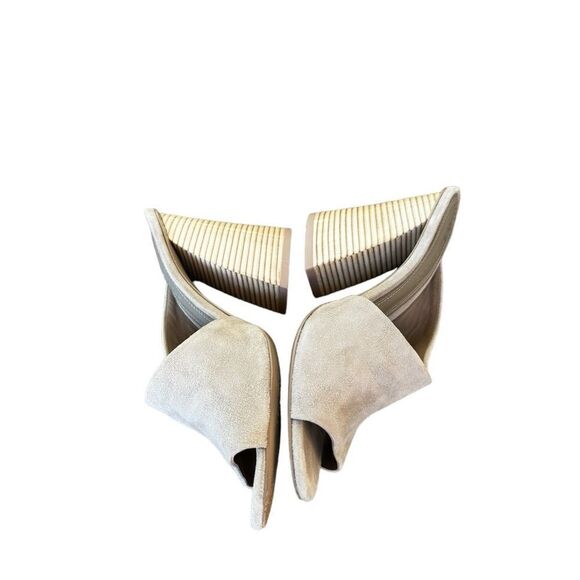 Mercedes Castillo Izar Block Heel Tan Cream Suede Mule Sandal Women's Size 6.5 - Picture 9 of 9